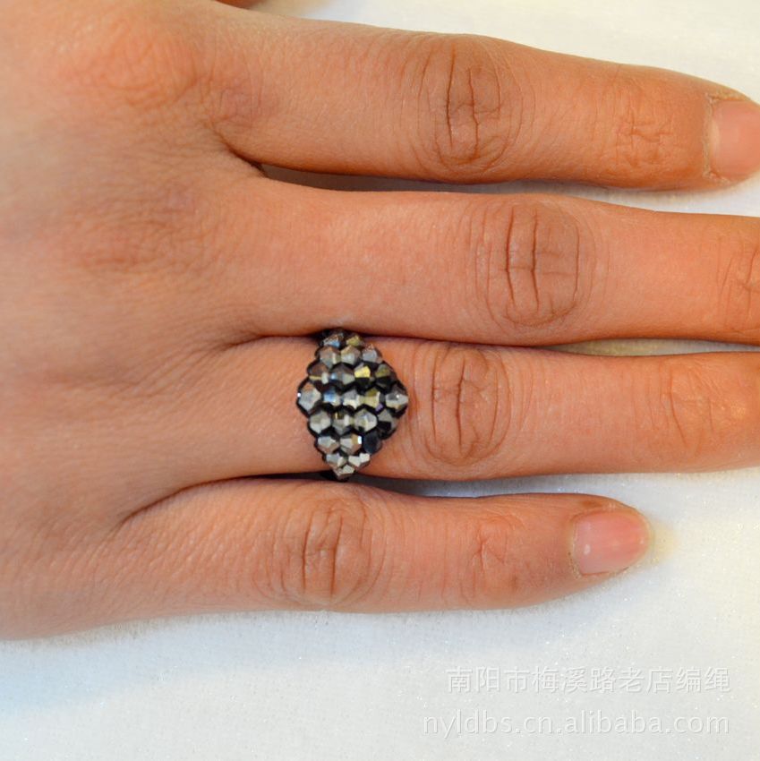 小菱形戒指 小巧精致 新颖别致 个性独特 纯手工编织 水晶戒指