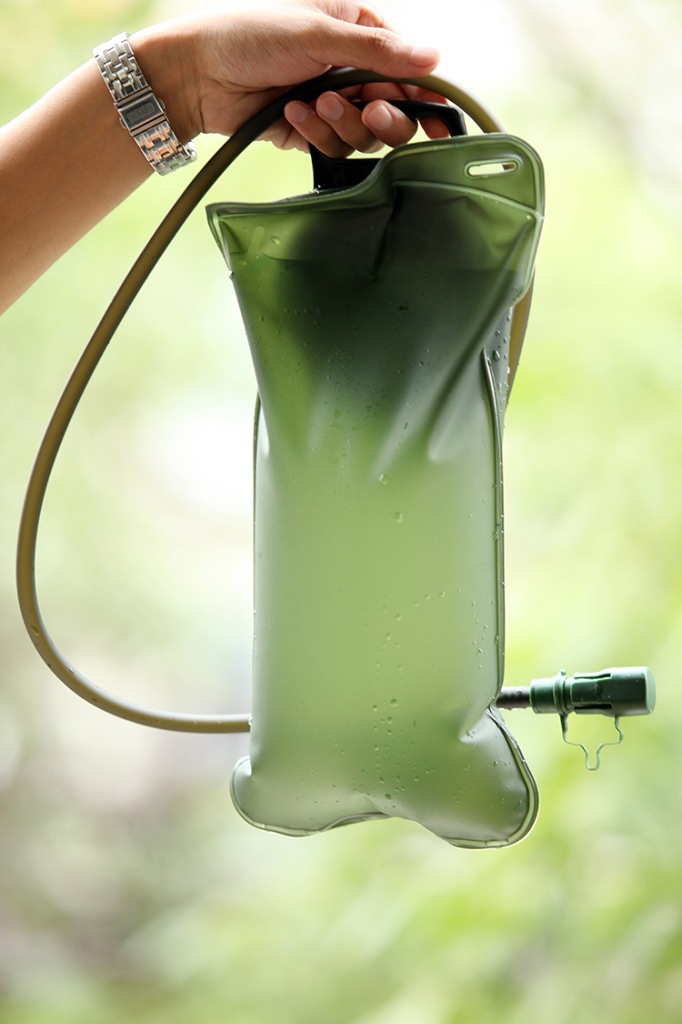 大口2l	pu户外专业骑行野营背包/登山包带吸管饮水袋