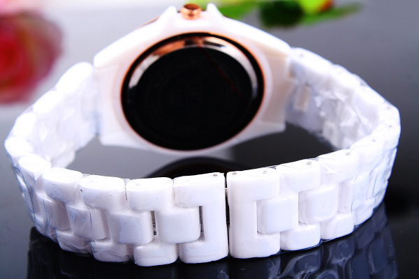 供应时尚潮流玫瑰金女士时装陶瓷表 数字面女表 厂家直销162711