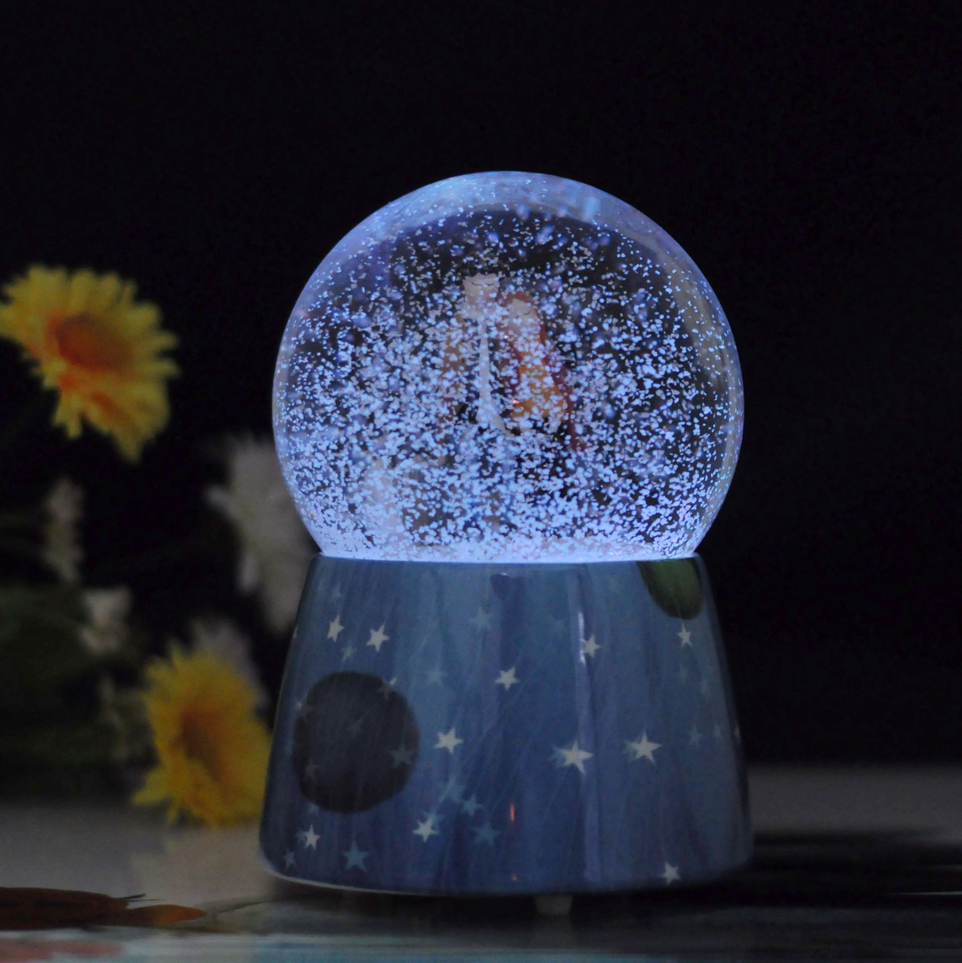 树脂工艺品 飘雪五彩灯光 音乐盒水晶球 八音盒 陶瓷工艺品