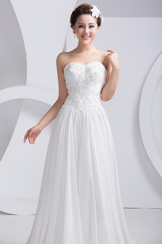 2013新款晚礼服 白色长款齐地珍珠抹胸修身伴娘礼服