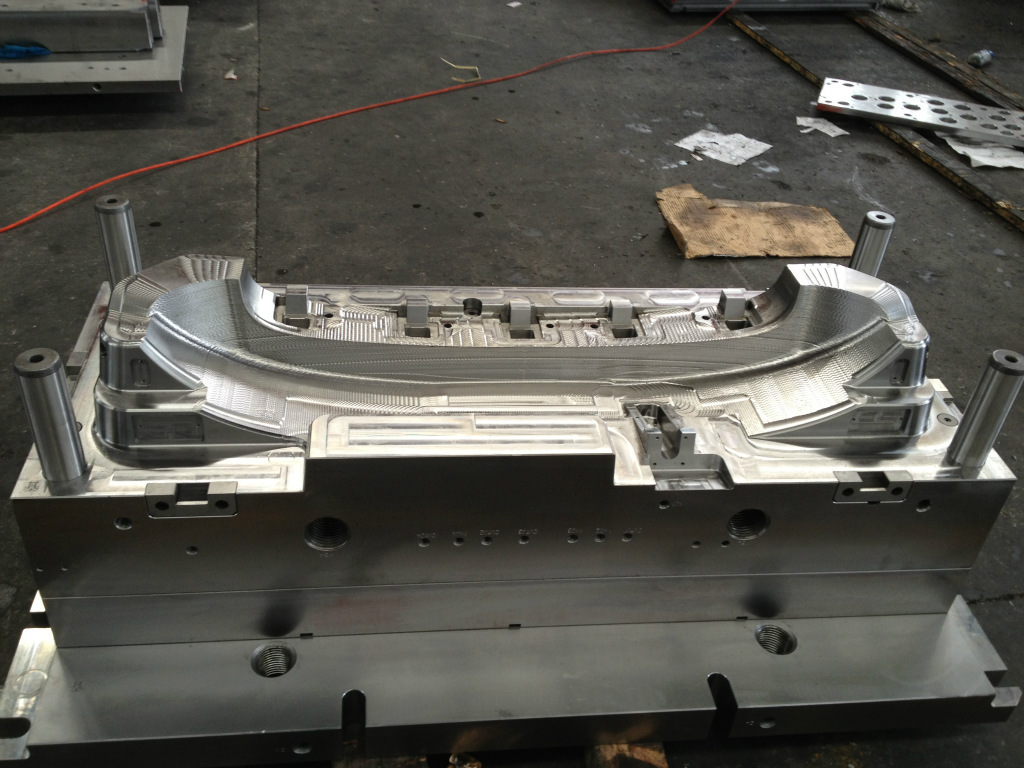 上海最精密深孔加工(直径3-30长2000mm)模具模架水路顶针孔加工