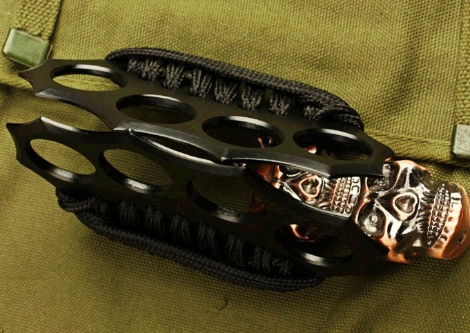 批发2013款新品 召唤者铁拳套 铁拳环 铁拳头 铁四指 防身用品