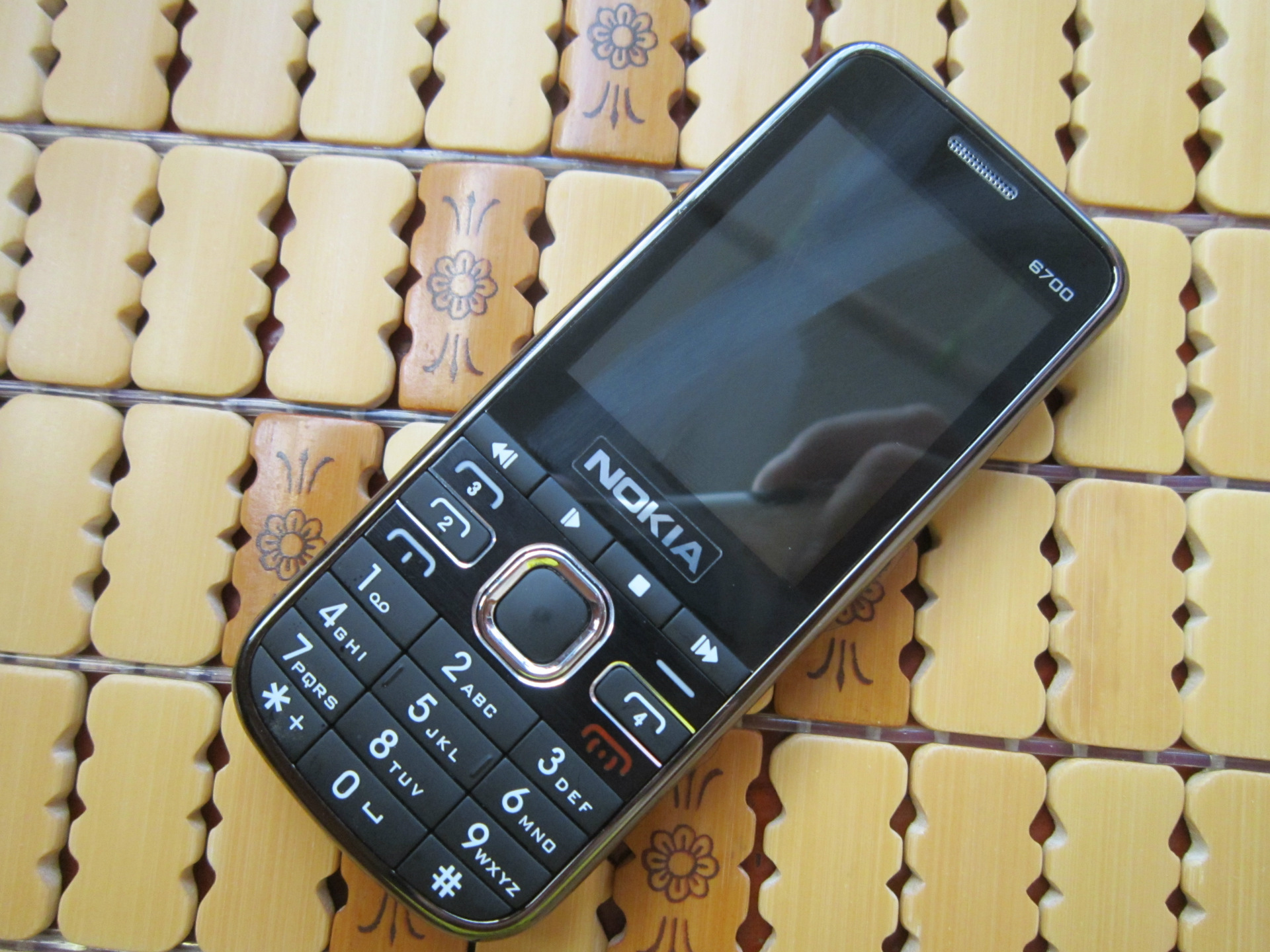 2014新款6700 国产直板四卡四待手机 免费电视 4卡4待手机