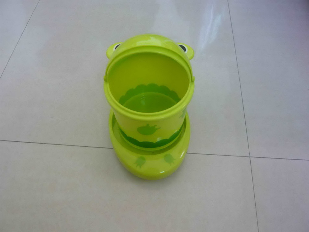 儿童卡通四通遥控垃圾桶