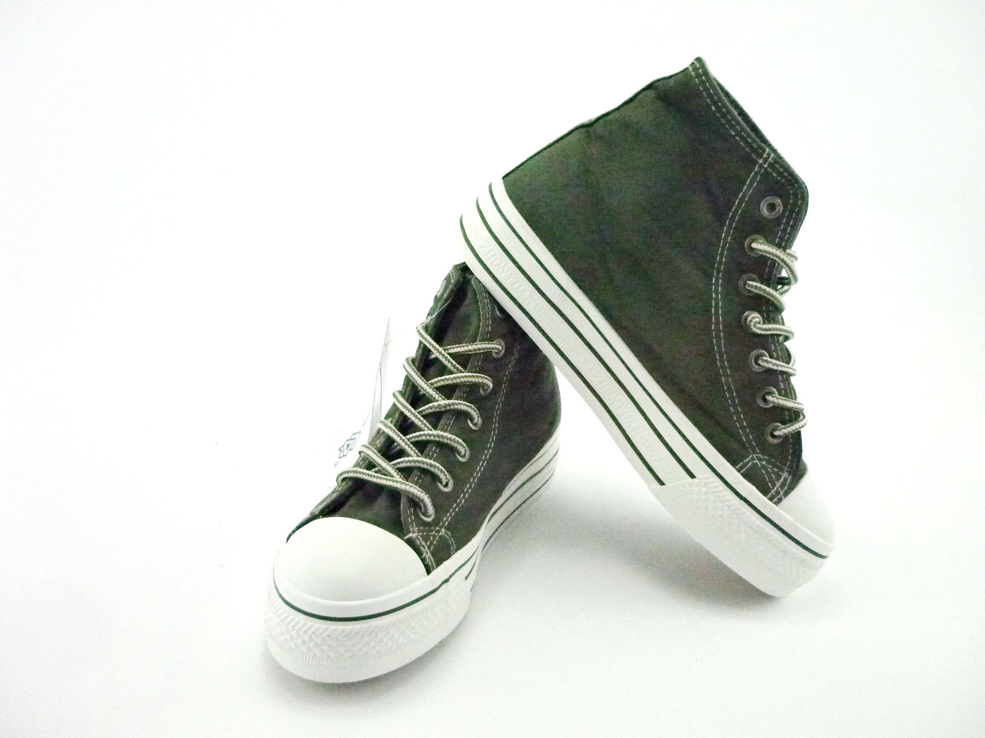 低价批发中远库存鞋 中帮橡胶硫化鞋 帆布鞋 新款时尚休闲女鞋