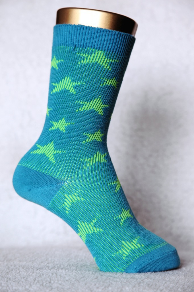 价钱实惠 星星花型荧光袜 优.