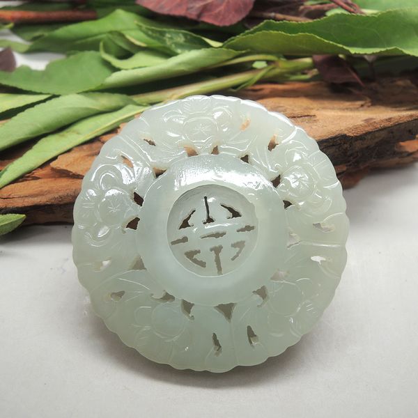 天然新疆和田玉青白玉五福捧寿吊坠做工精细一件起批 满一千包邮