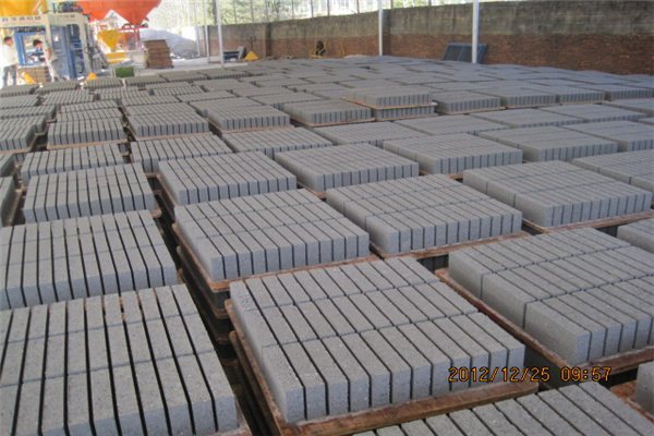 免烧盲孔压砖机