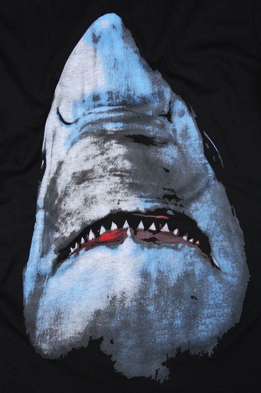 纪梵希鲨鱼短袖版型图片