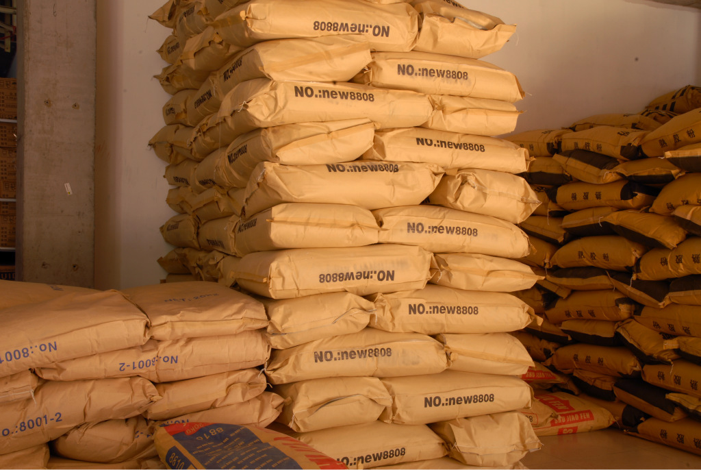 专业生产和批发8810熟胶粉 散装大包熟胶粉 白色片状挡墙粉