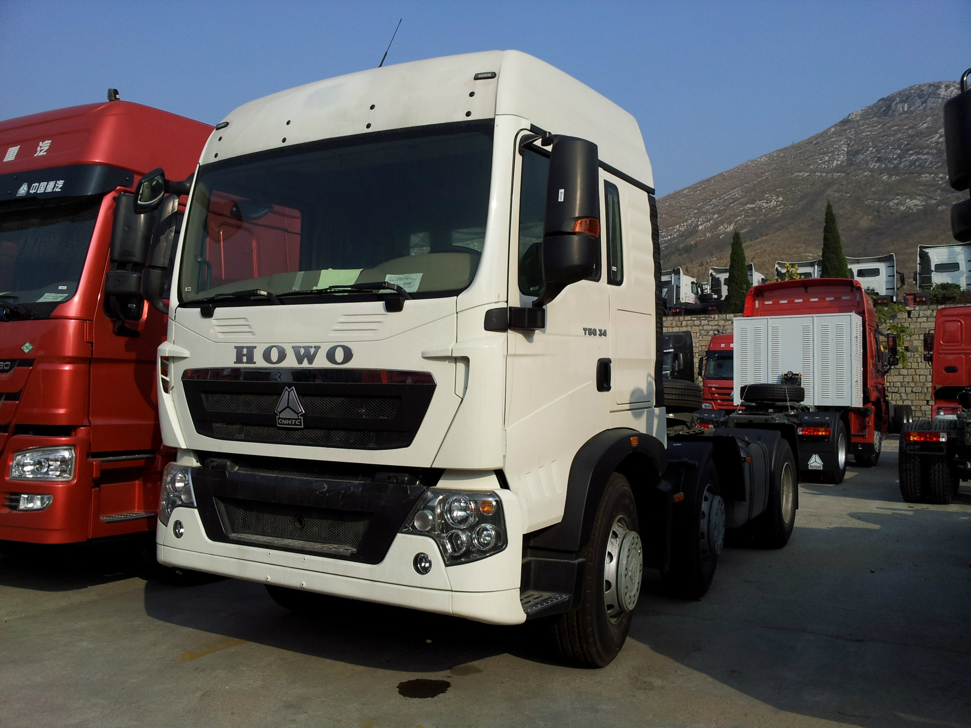 供应中国重汽豪沃t5牵引车