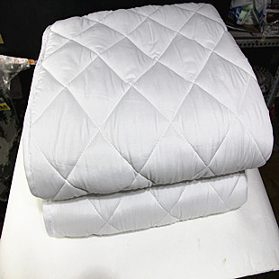 宾馆酒店 防潮透气压缩床垫 褥子 优质九孔棉防滑床垫 单人/双人