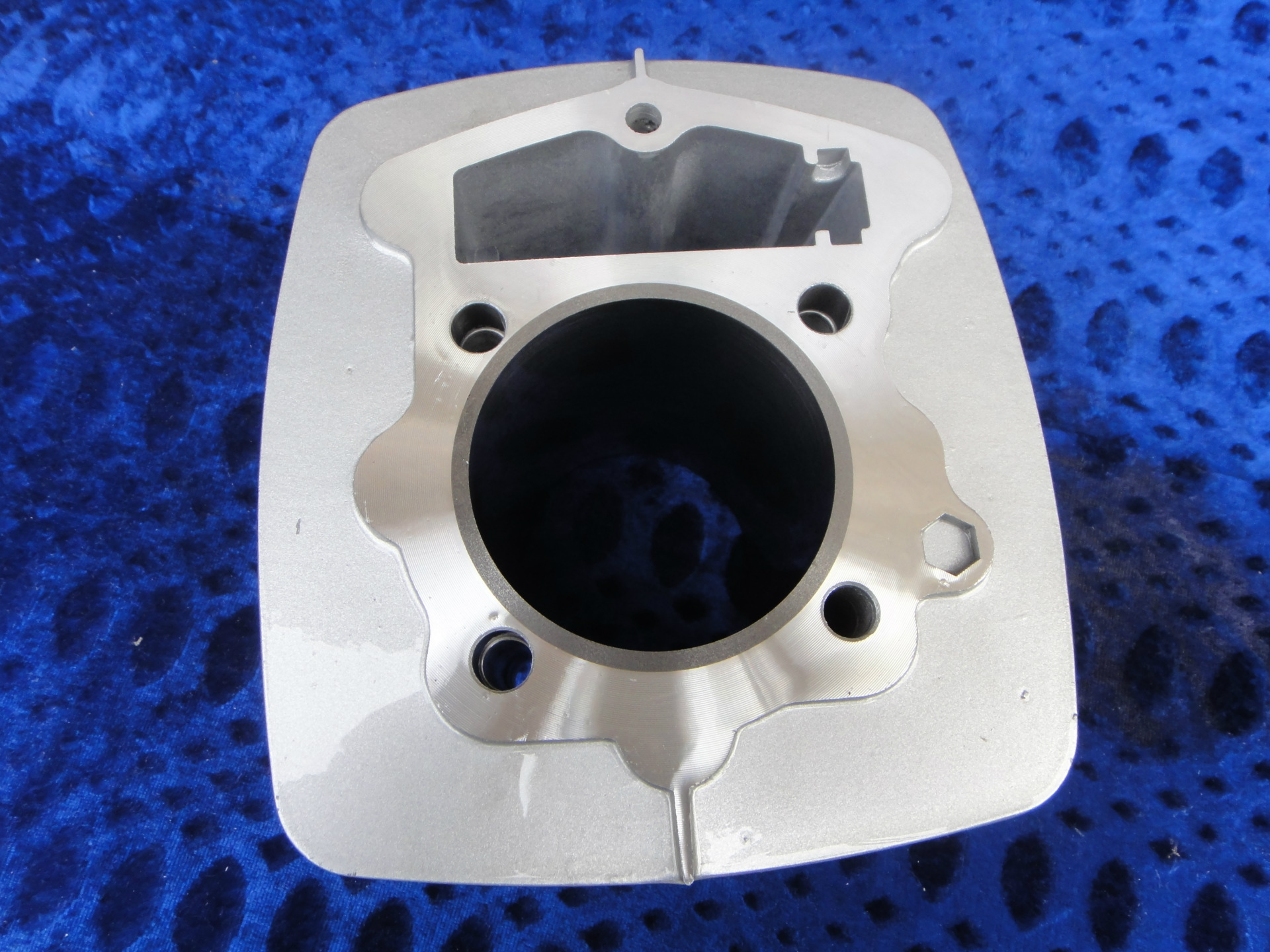 cb196zs宗申摩托车缸体,内孔63.5mm.排量196cc.