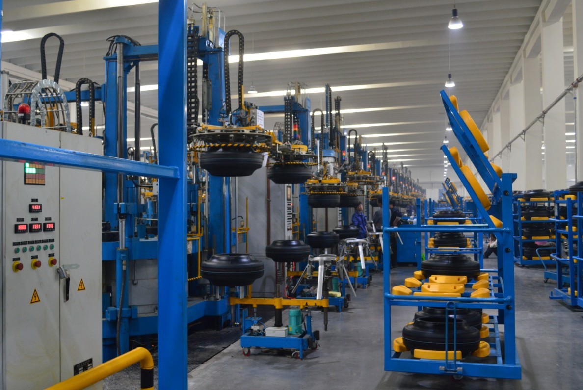 潍坊华东工厂 直销 豪华舒适型轿车轮胎,半钢子午胎,轻型卡车胎图片