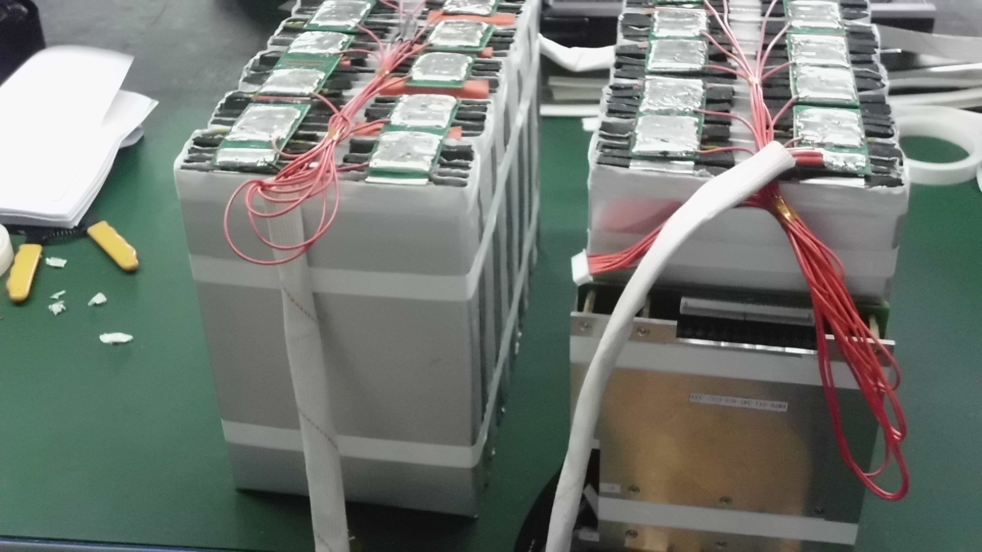 32650磷酸铁锂电池组或者18650三元电池组为什么不能并联或者串联呢?