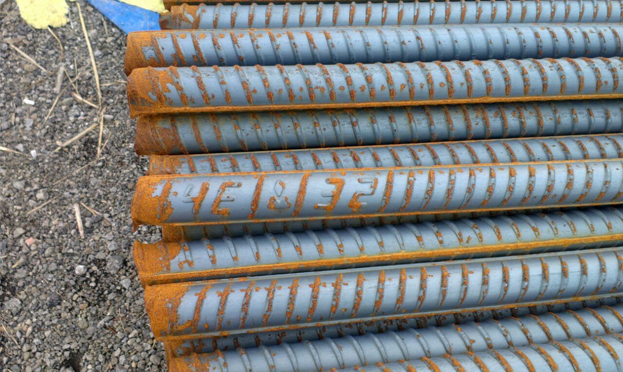 供应建筑钢筋 三级螺纹钢hrbe400批发价格 Φ28-32