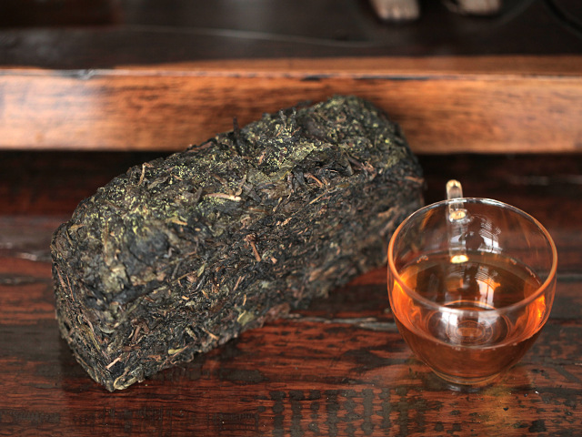 降三高黑砖 湖南安化黑茶 金花茯砖茶方砖500g 藏茶