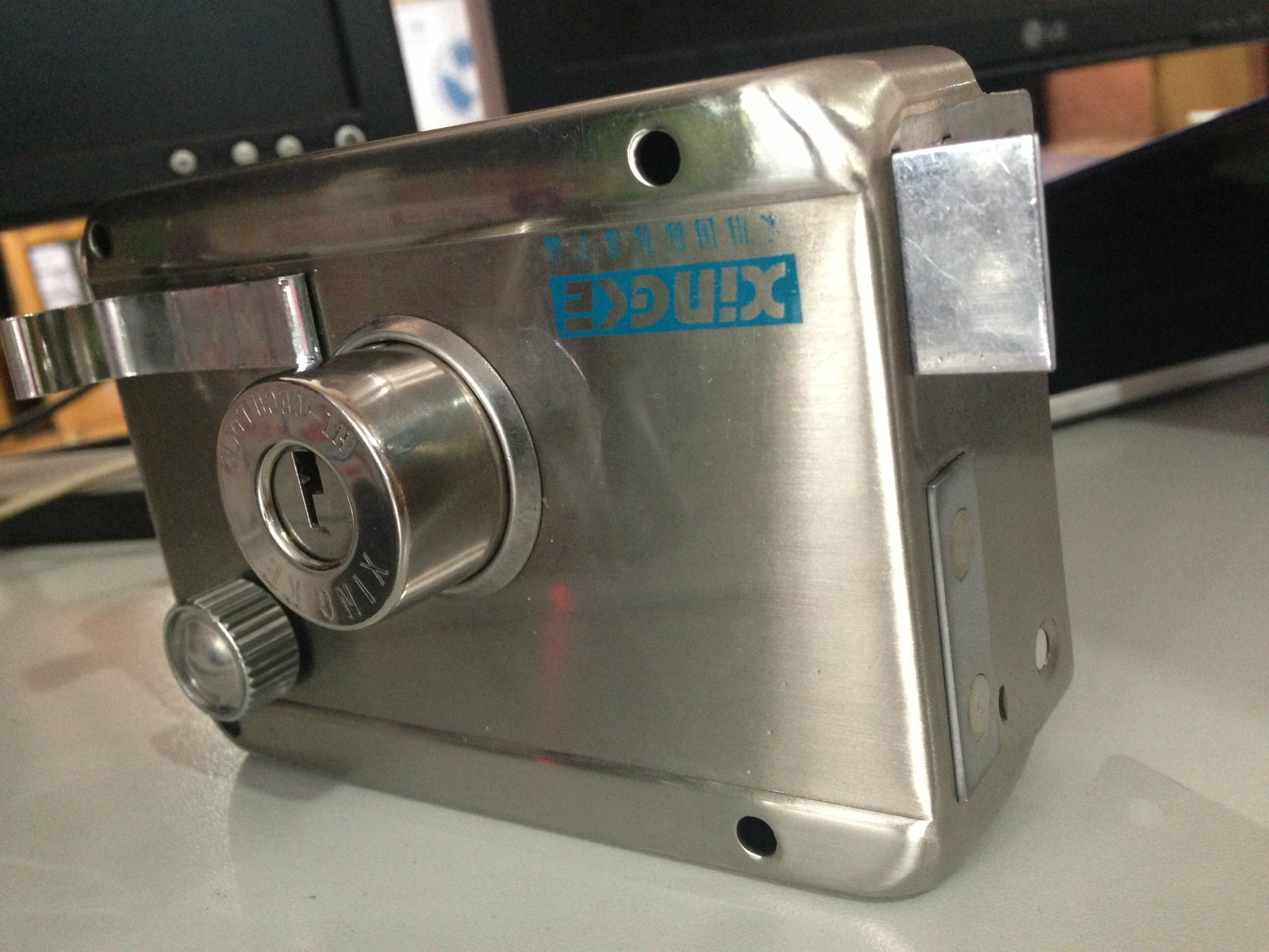 厂家直销,供应优质不锈钢门锁,铁门锁,空转锁