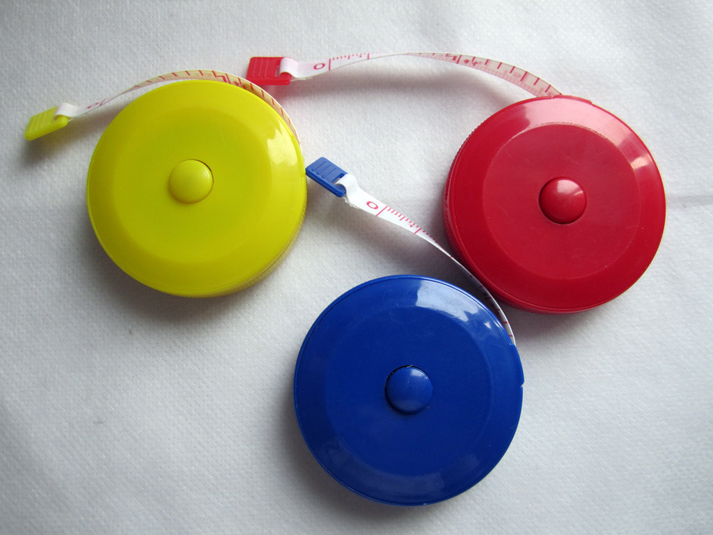 v0071 明星同款 精美伸缩型塑料卷尺 小巧量衣尺