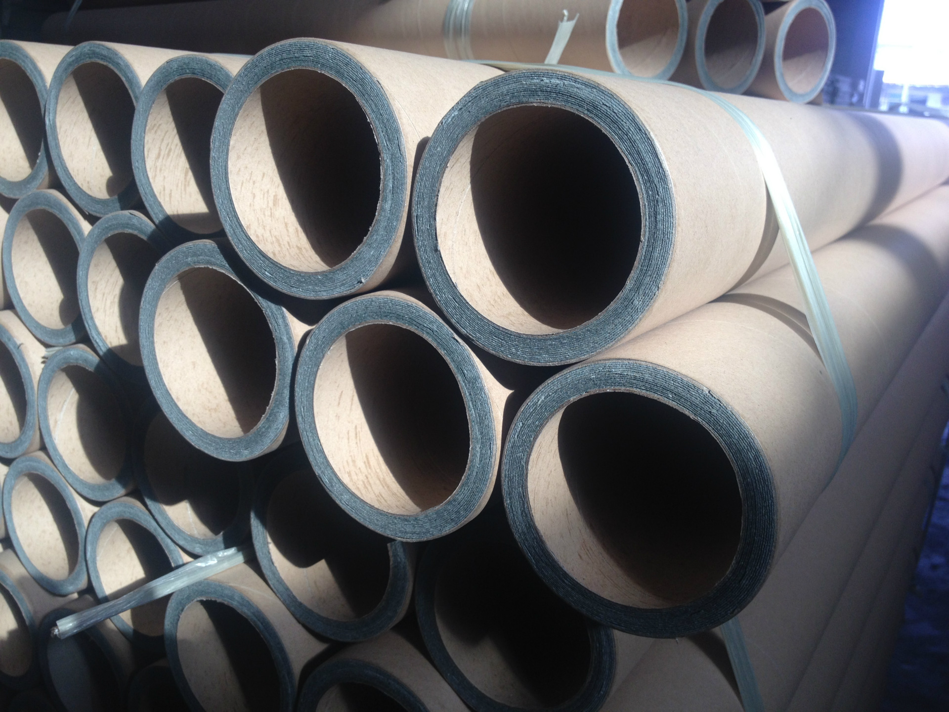 广东纸管厂家立帆纸业供应深灰色三寸纸管薄膜复卷纸管低价批发