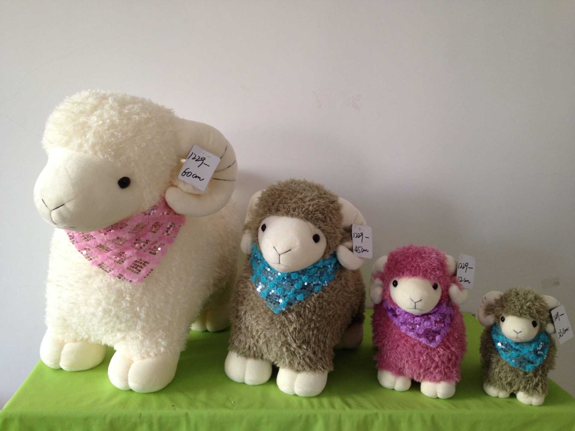 精品毛绒玩具山羊公仔布娃娃情人节生日礼物女友创意