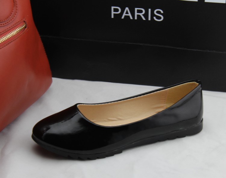 单鞋糖果色平跟漆皮单鞋浅口尖头女鞋平底鞋休闲鞋工作鞋  颜色:黑色