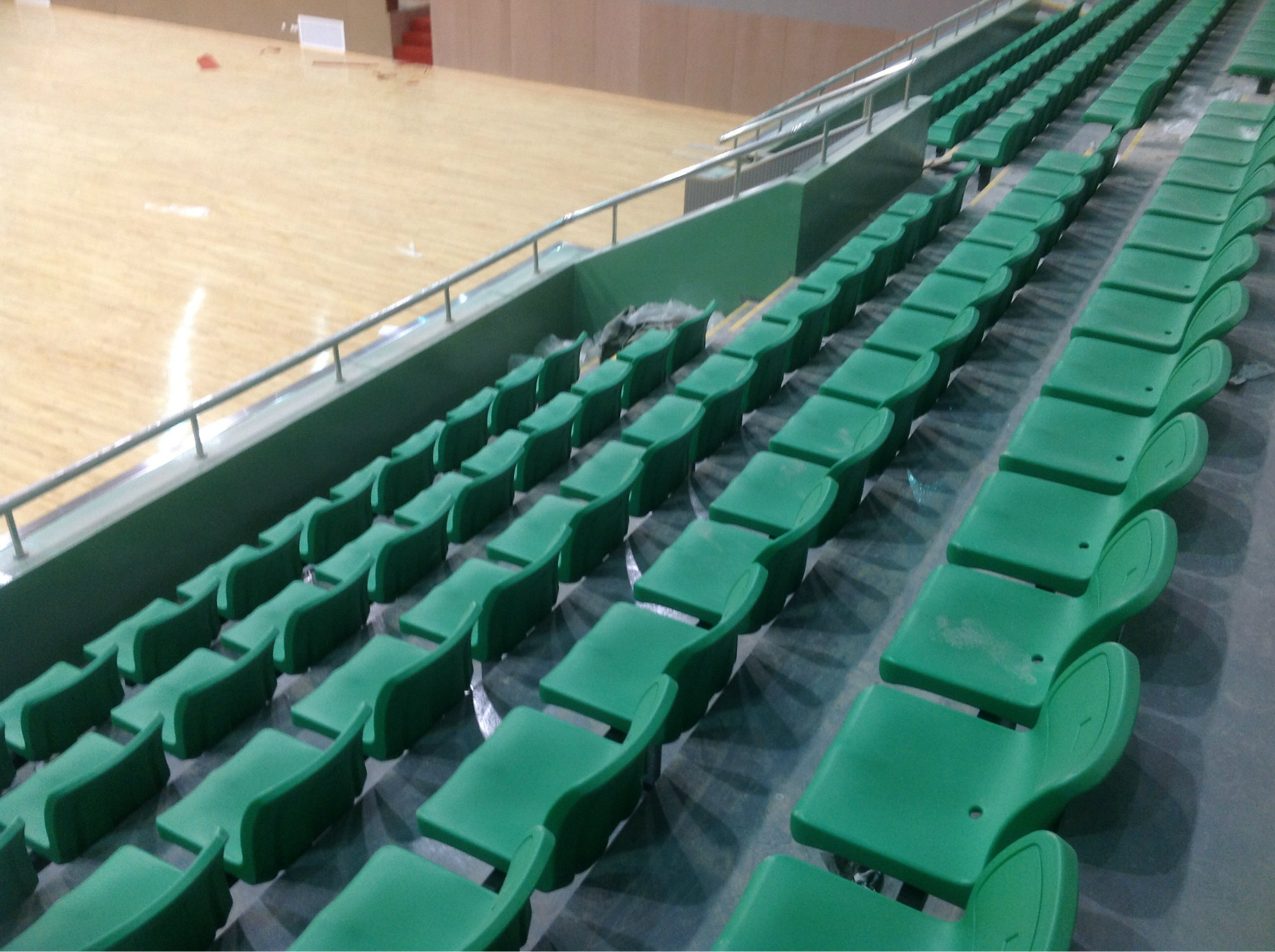 东方座椅专业生产悬挂式体育馆座椅 可根据客户要求定做