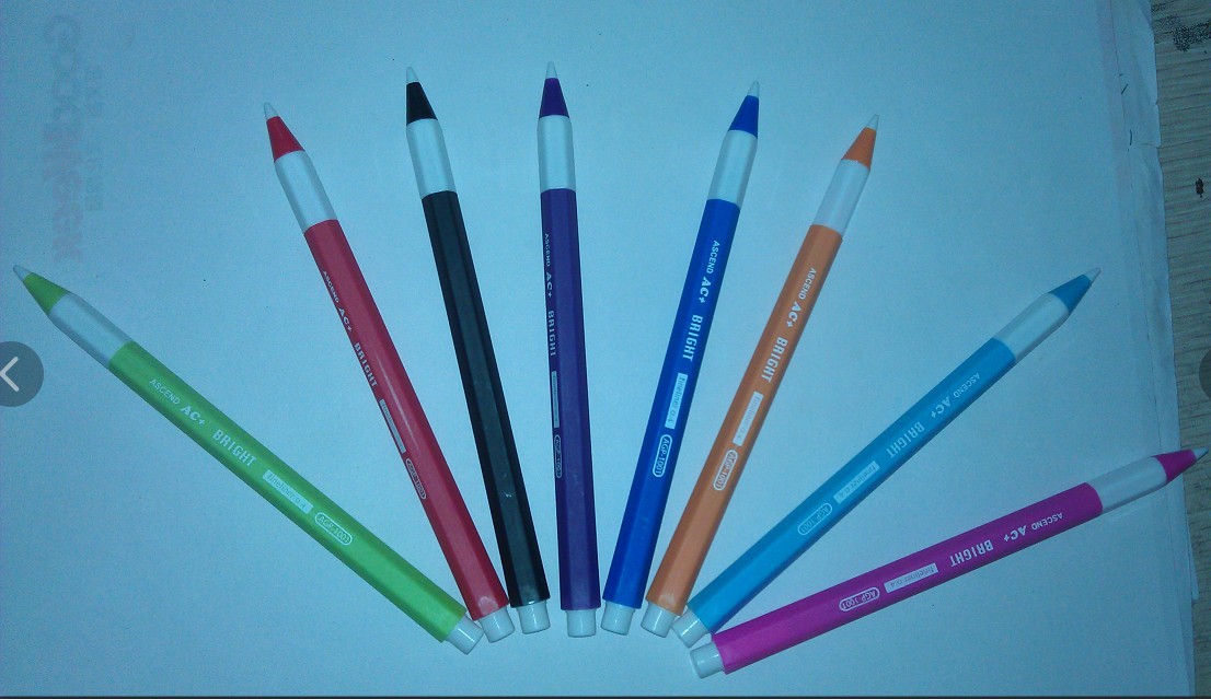 热卖文具库存,韩版时尚中性笔低价处理,库存彩色学生中性笔