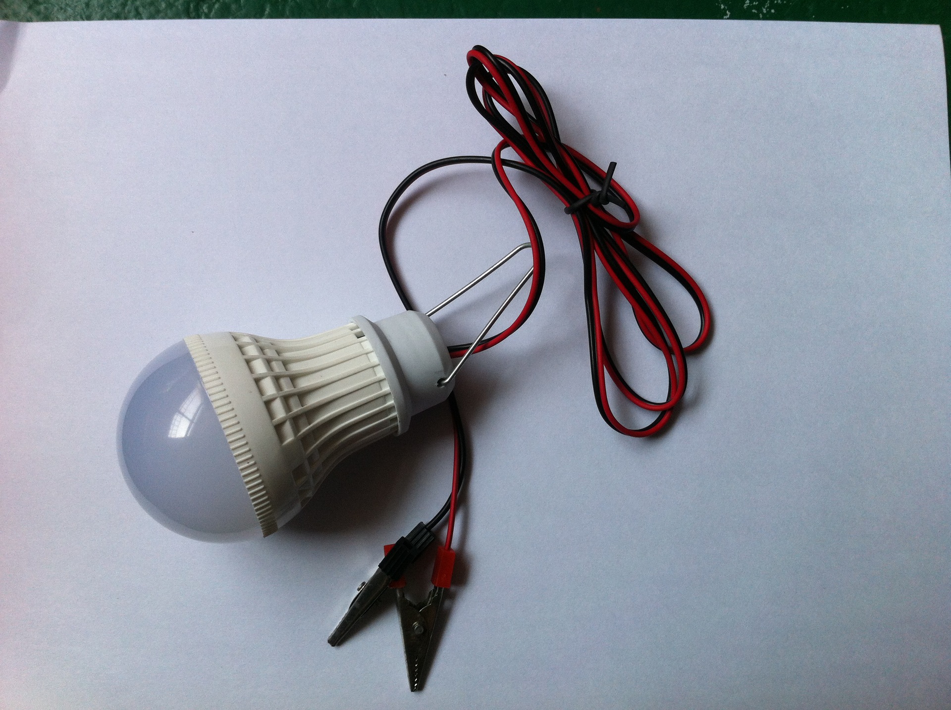 厂家供应12v led球泡夜市照明灯泡应急灯泡