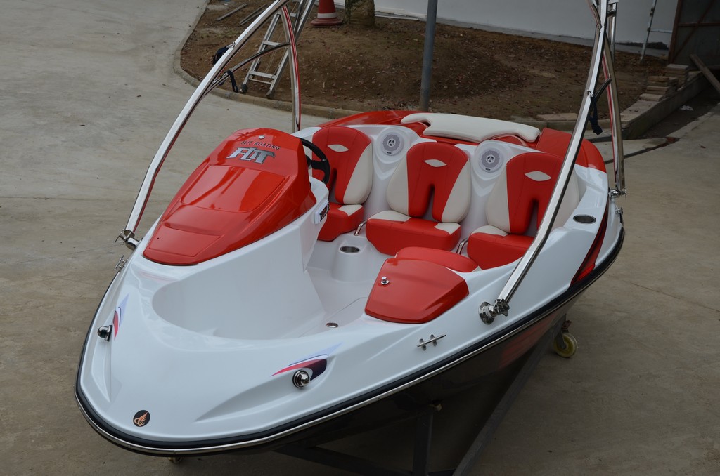 厂家直销1500cc4座高速快艇 摩托艇 200大马力高速者