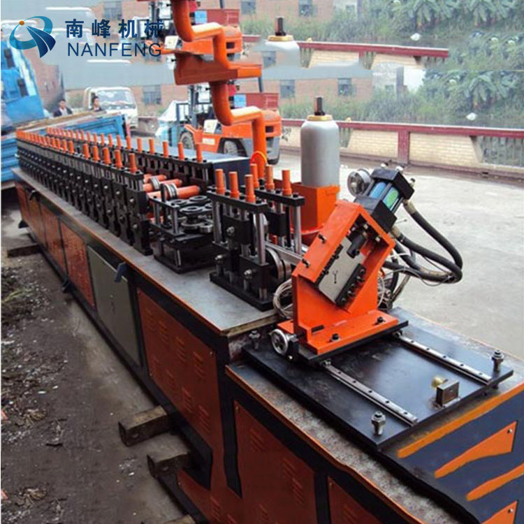 南峰机械 效力高 烤漆龙骨成型机 品质保障