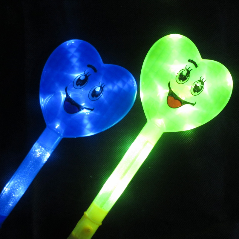 新款电子大号笑脸闪光棒 表情荧光棒 发光棒助威道具 心形笑脸