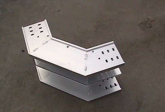 供应生产防火桥架大跨距型桥架