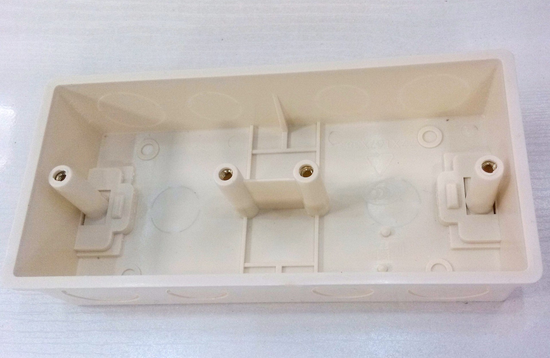 两个连体开关插座底盒暗装