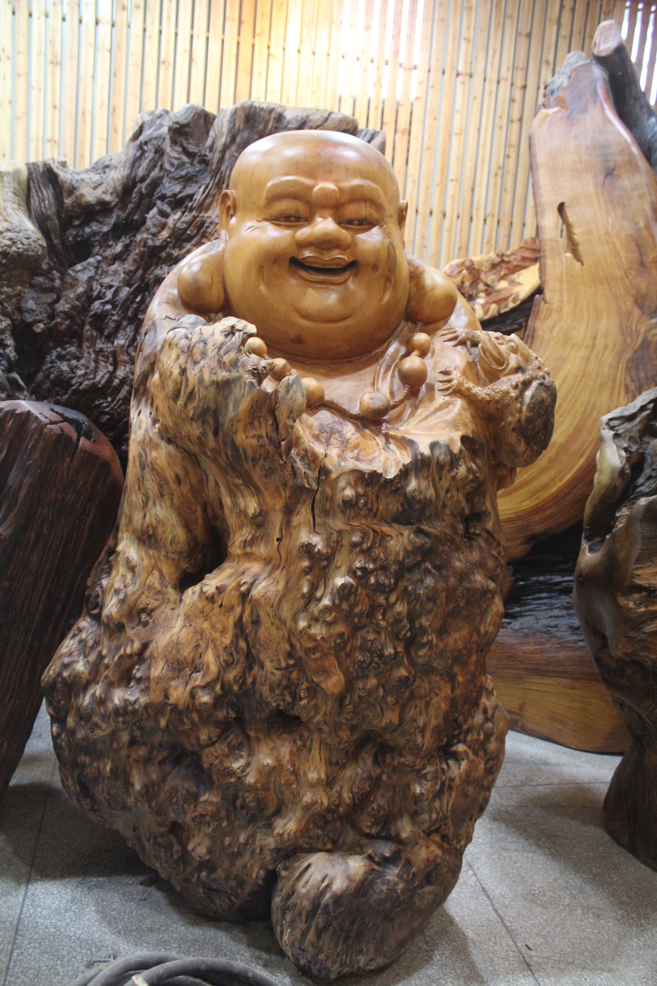 大型根雕 大型木雕 工艺品礼品 花梨木弥勒佛雕刻摆件 厂家直销