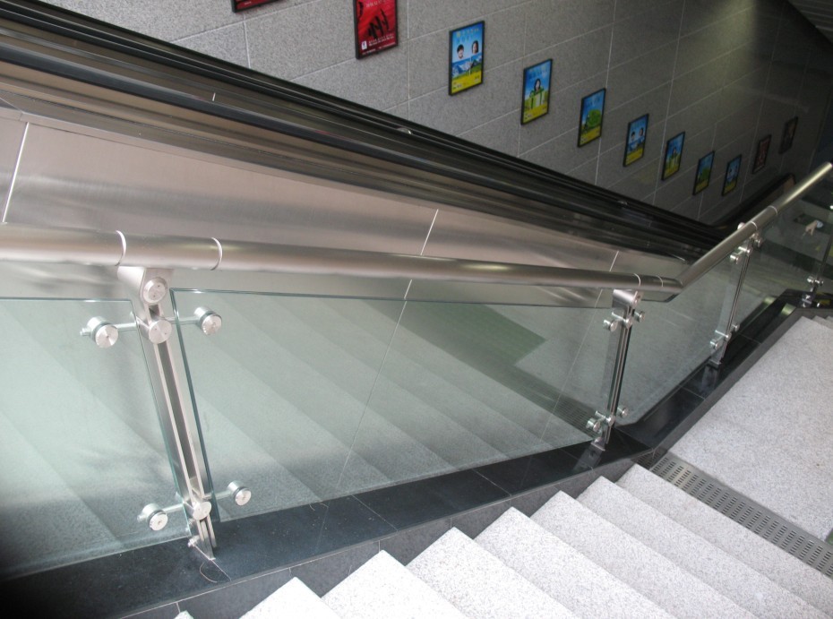 佛山不锈钢地铁栏杆专业供应