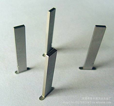 台湾庆鸿慢走丝机割五金冲压模,250mm长条,配合紧密,表面光洁度ra0.