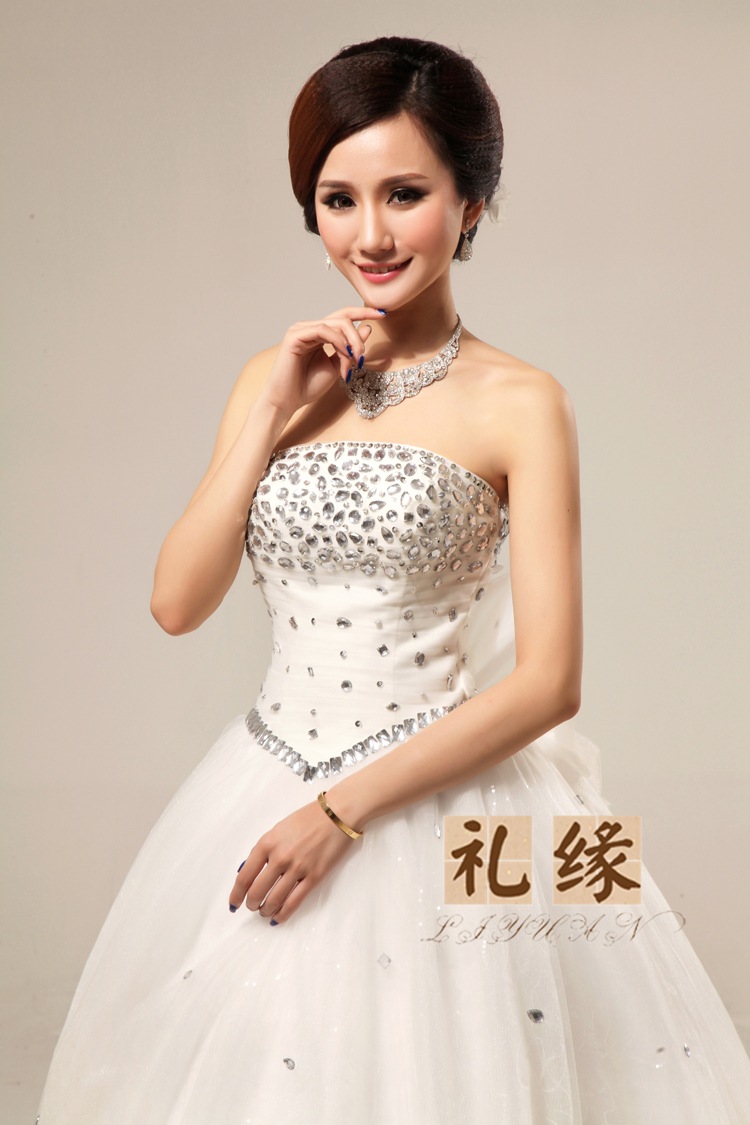 婚纱礼服亮钻长纱拖尾婚纱抹胸大蝴蝶结绑带显瘦拖尾hs12