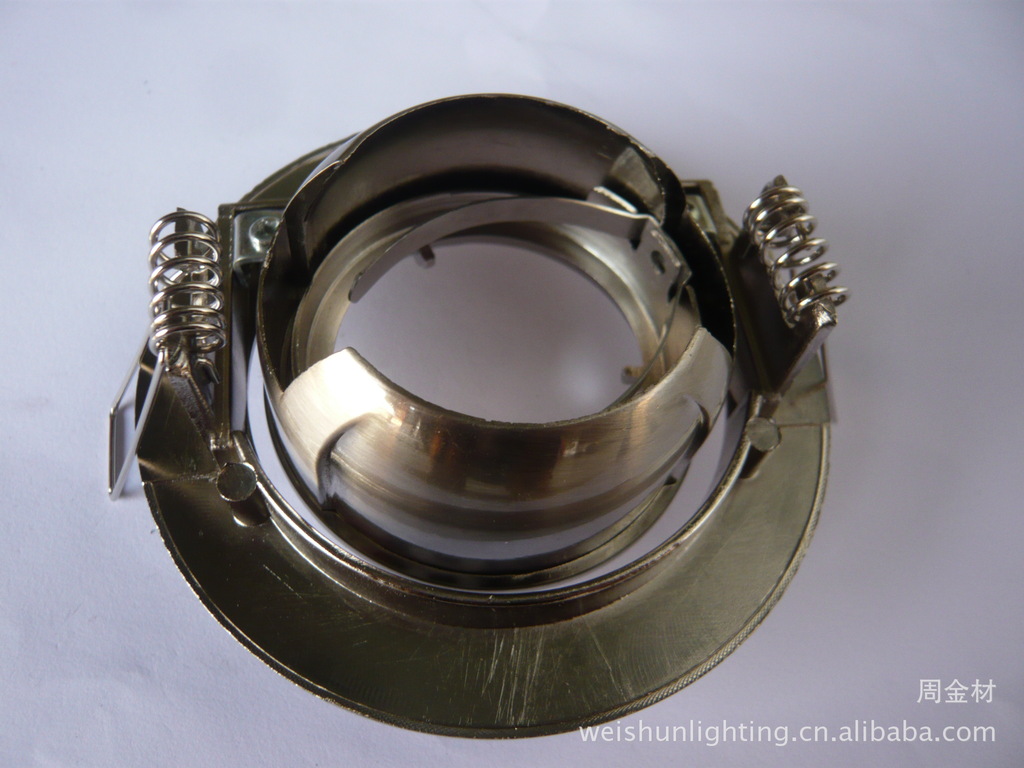 供应天花灯支架-象鼻造型-可调光照角度大于45度