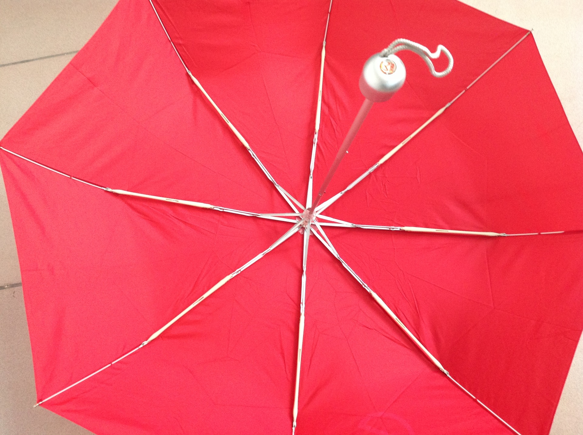 &nbsp; 规格:21寸x8k 三节铝超轻树脂防风伞骨,银色伞头/尾/镍珠.