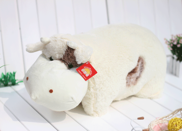 奶牛抱枕枕头暖手枕卡通可折叠情侣公仔牛牛抱枕靠垫