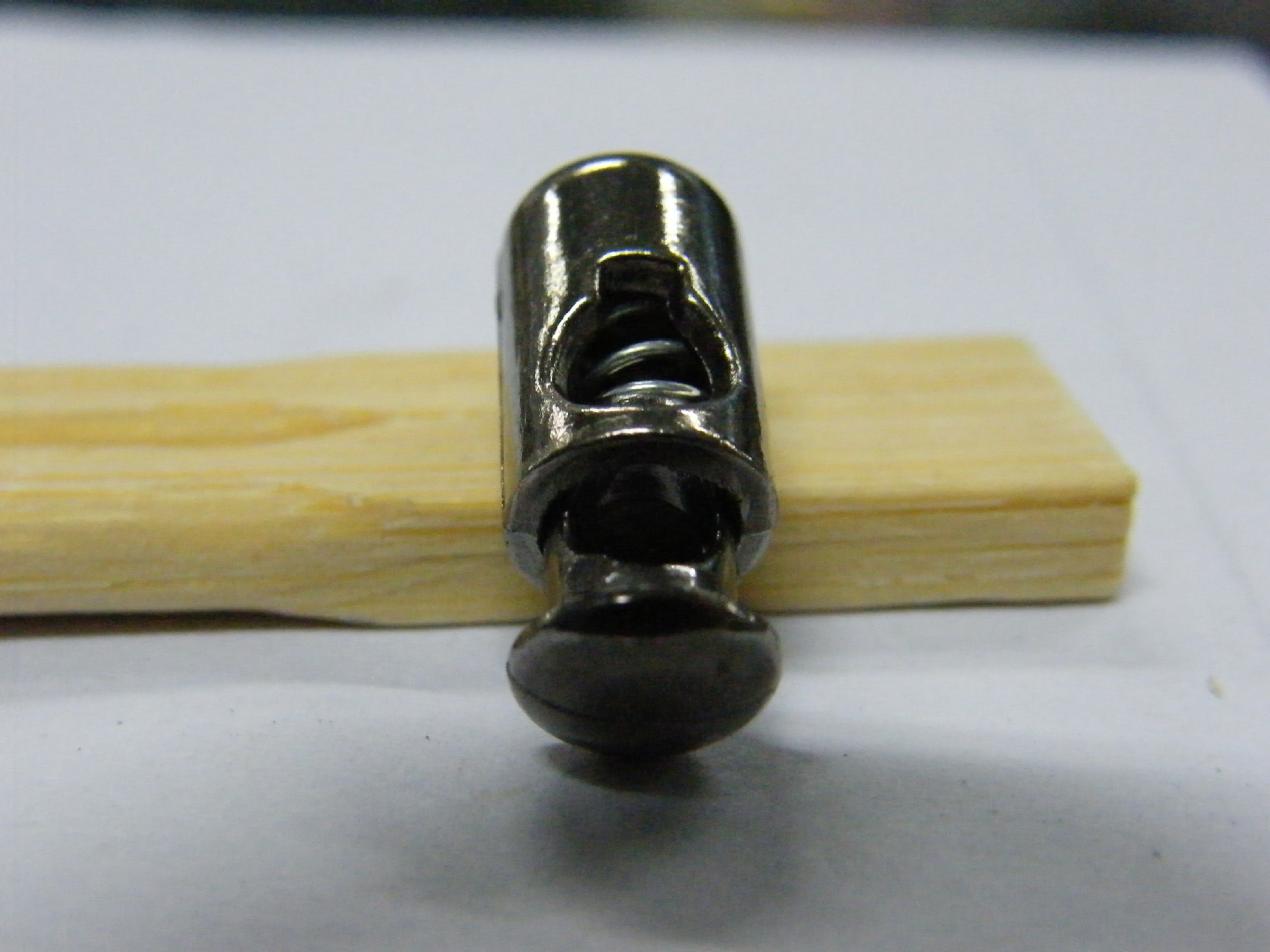 厂家供应单孔金属弹簧扣卡扣