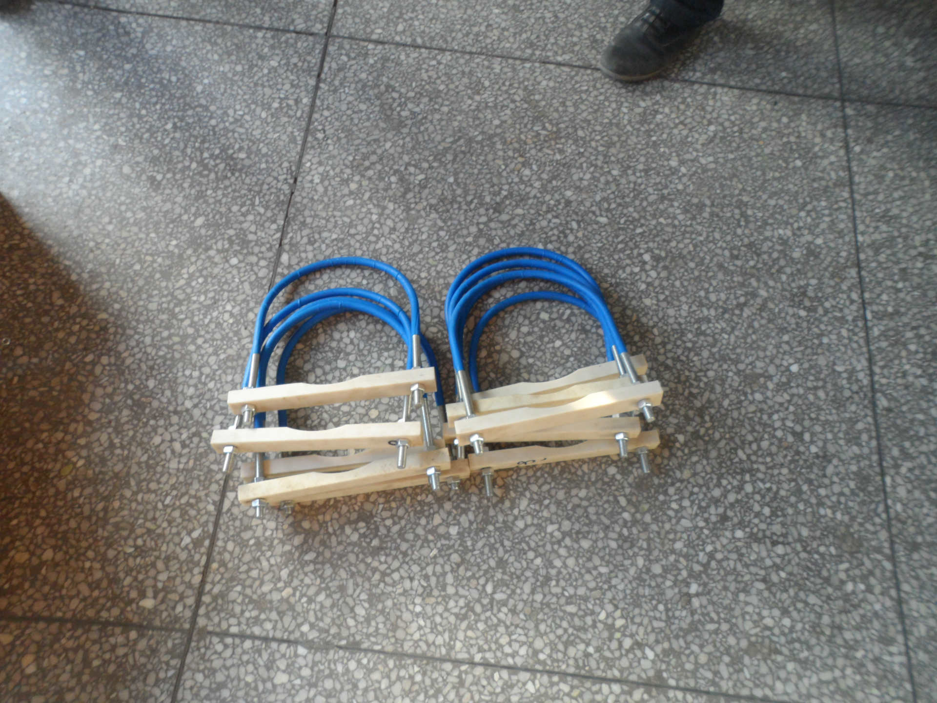 供应批发 江苏鹏宇管夹 u型管夹 厂家直销 价格低 质量保证