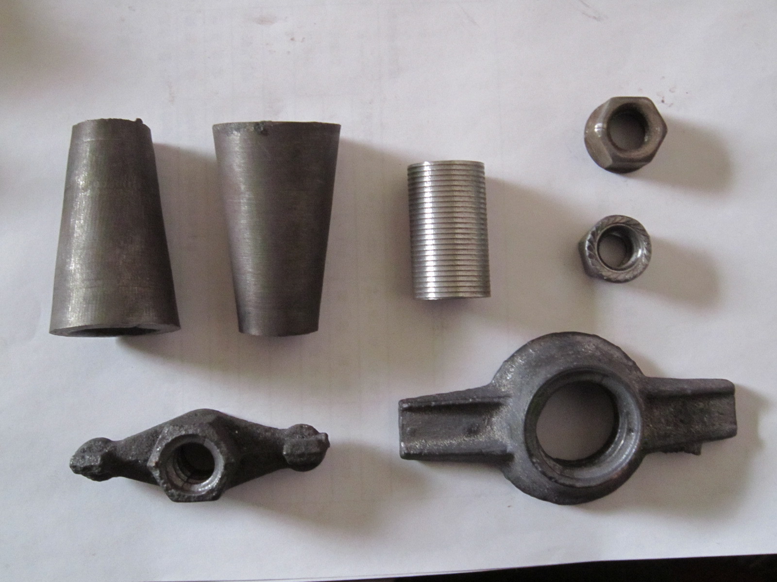 邯通建筑配件大量批发各种型号山形母,双头螺栓,三段式止水螺丝