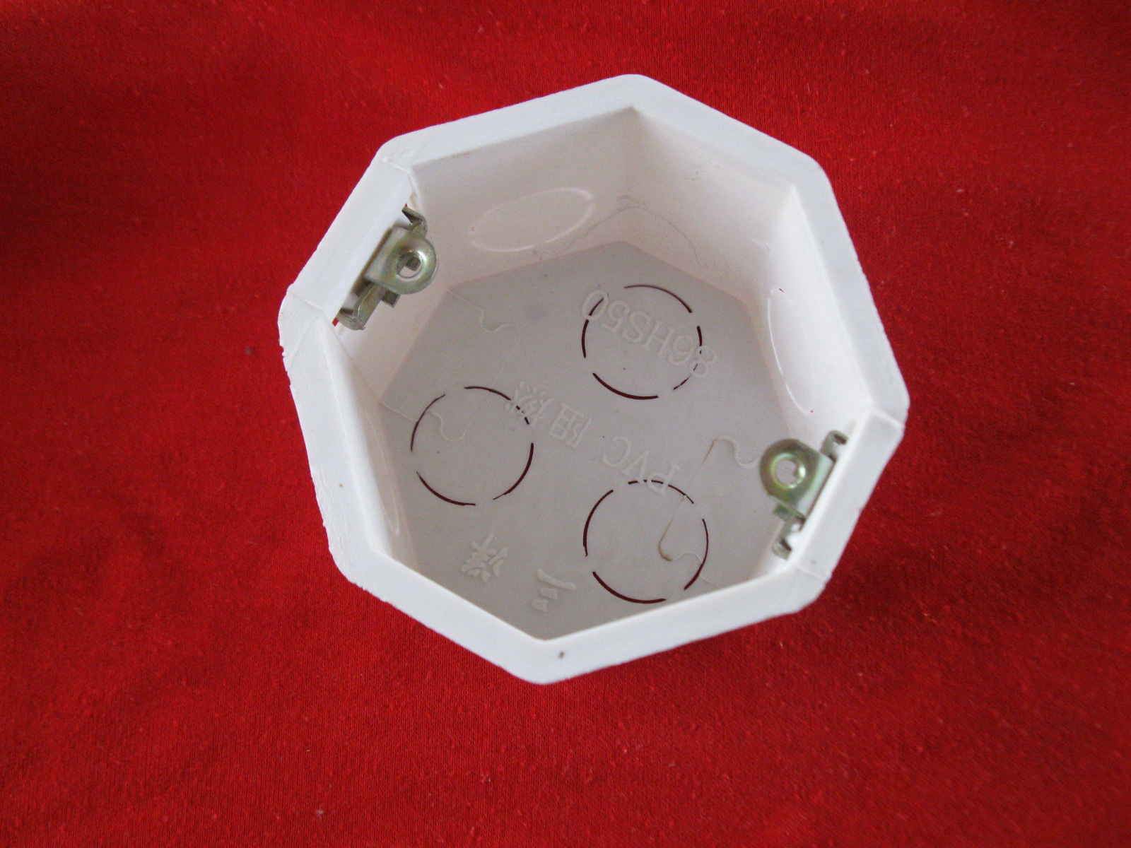 厂家供应 pvc原料阻燃穿筋接线盒质量保证 一箱起批发