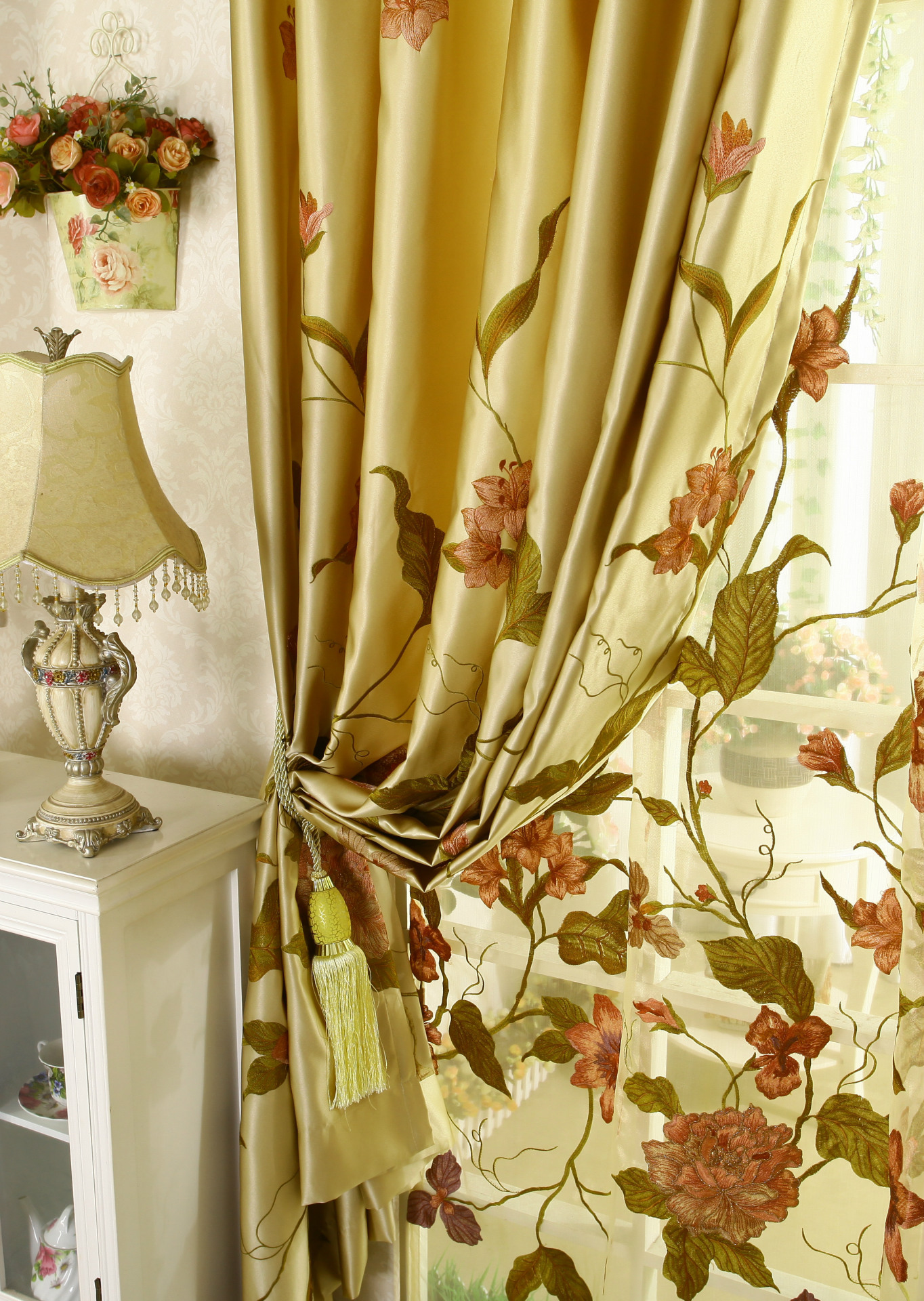 工厂直销高档绣花窗帘布高档成品窗帘定制配套绣花窗纱特价批发