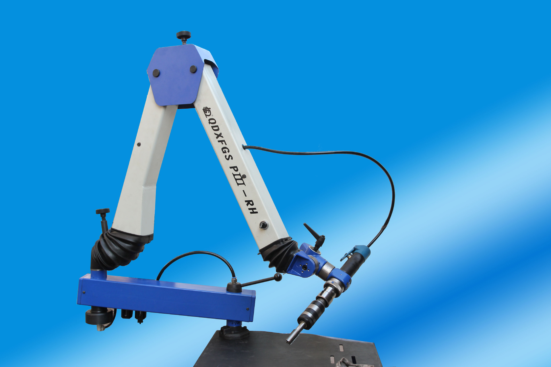 万能攻丝机独一无二的基准定位锁定攻丝机任意角度攻丝快速准确