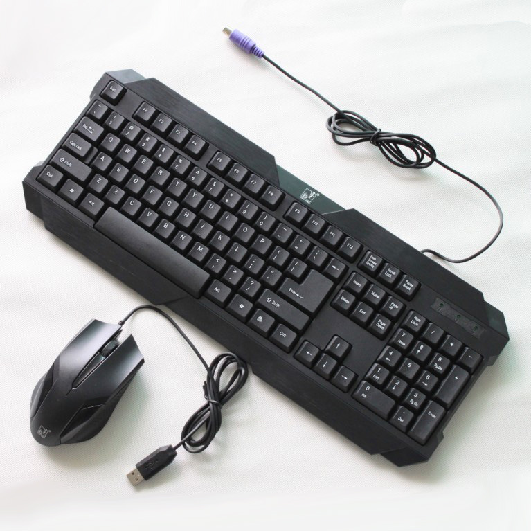 供应追光豹q18 电脑有线usb游戏商务办公键盘 拉丝工艺缔造 限时特价