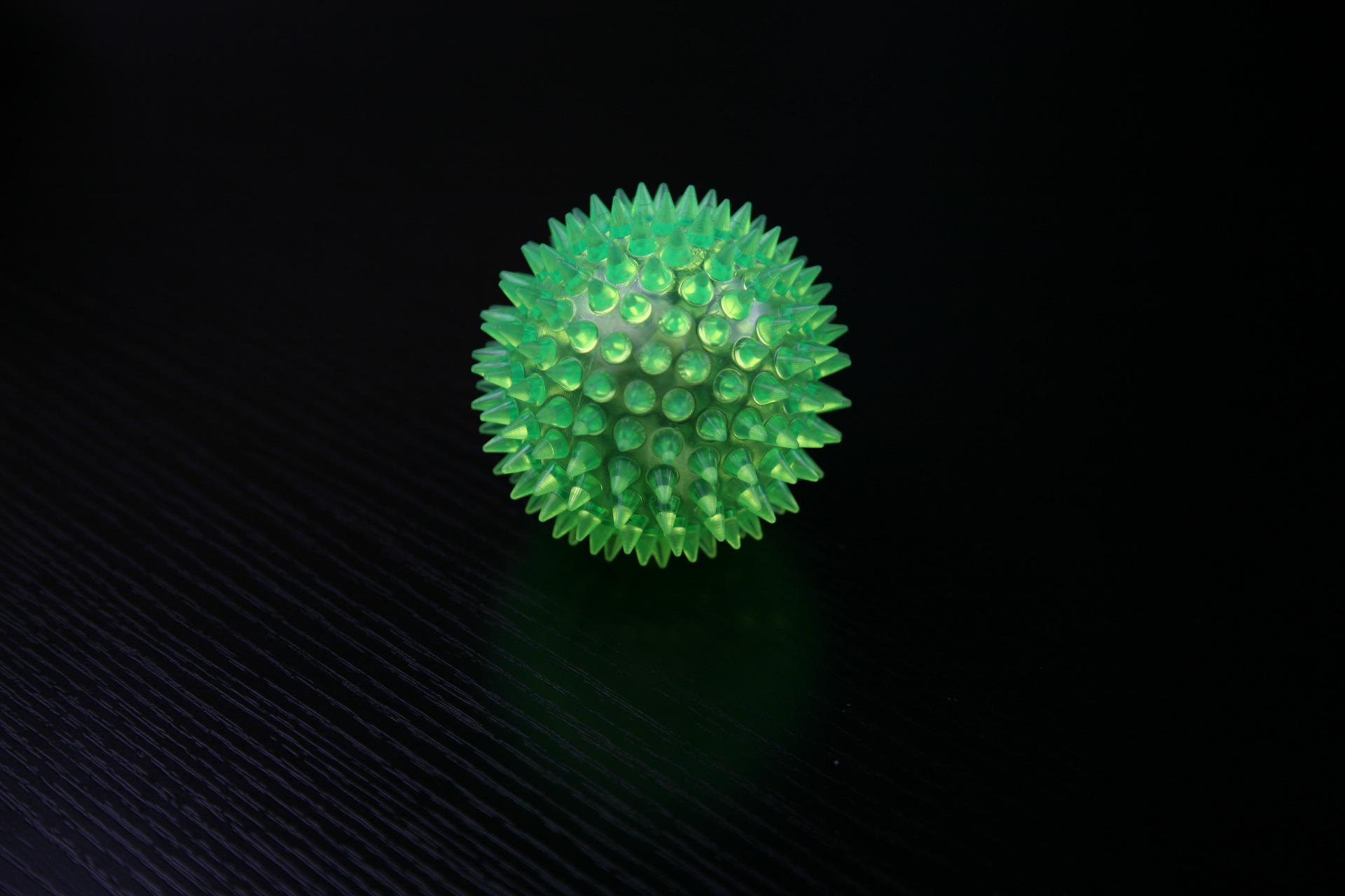 5七彩按摩球 扭扭球 弹力球 魔力 球批发